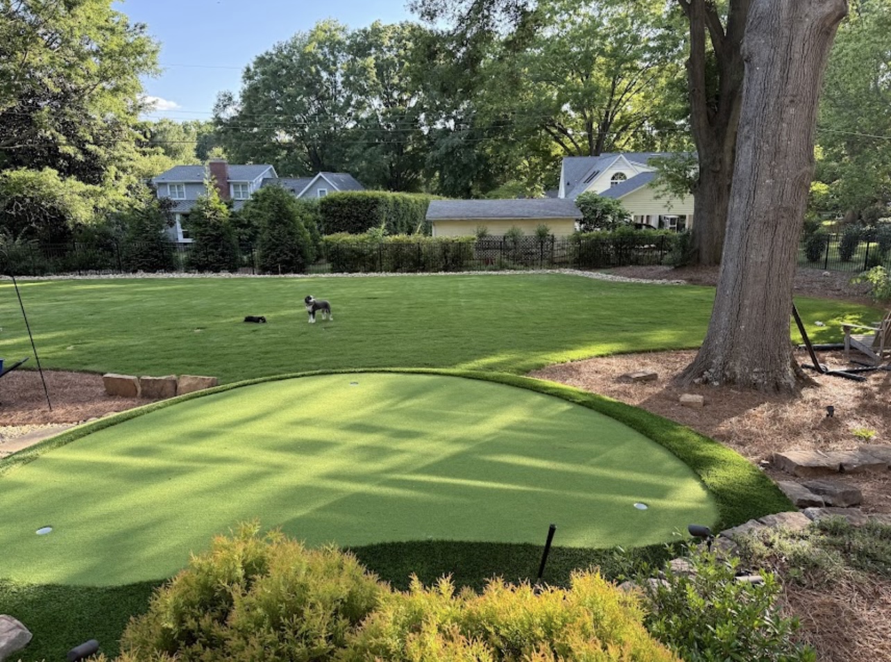 Pet-Friendly Putting Green & Lawn